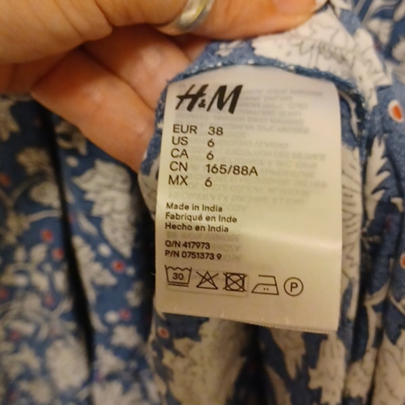 H&M dress. - Picture 4 of 5